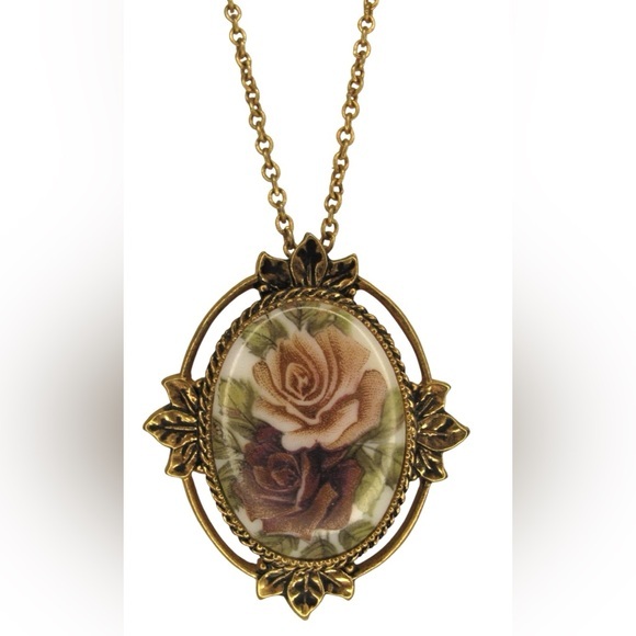 Sarah Coventry Jewelry - Signed SARAH COVENTRY Rose Floral Cameo Pendant Goldtone VTG